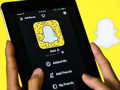 how to log into someones snapchat without logging out