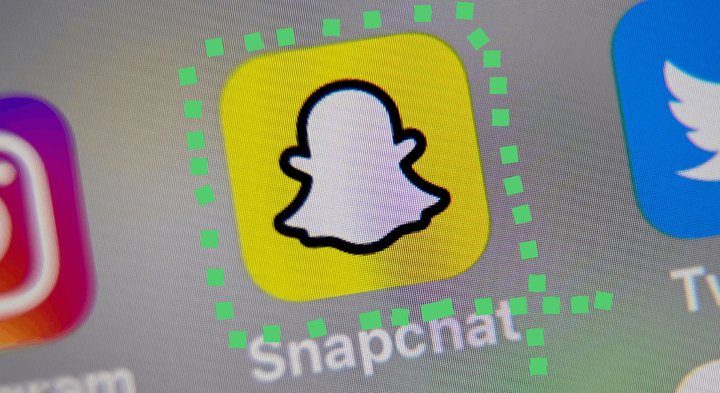 how to screenshot a snap without them knowing